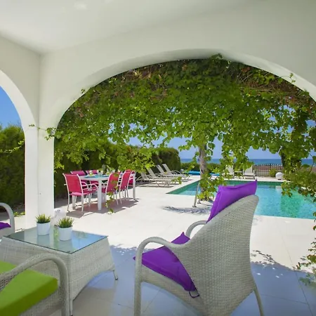 别墅 Luxury 3 Bedroom On The Beach, 1369 圣纳帕