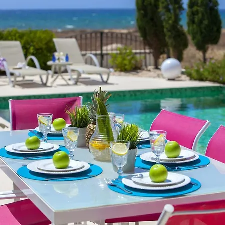 Luxury 3 Bedroom On The Beach, 1369 *