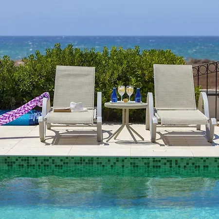 Luxury 3 Bedroom On The Beach, 1369