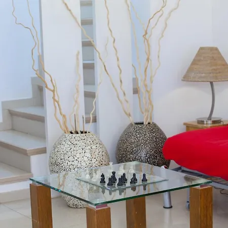 Luxury 3 Bedroom On The Beach, 1369 Villa
