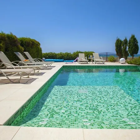 Luxury 3 Bedroom On The Beach, 1369 * Ajia Napa