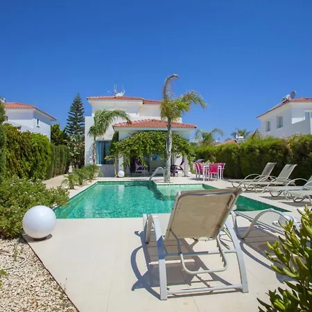 Luxury 3 Bedroom On The Beach, 1369 *