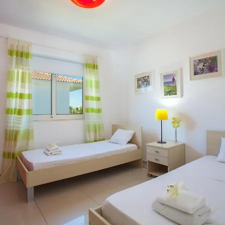 Villa Luxury 3 Bedroom On The Beach, 1369 *