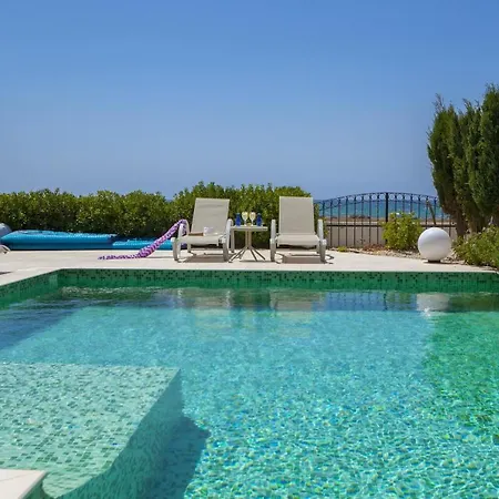 Luxury 3 Bedroom On The Beach, 1369 Ajia Napa